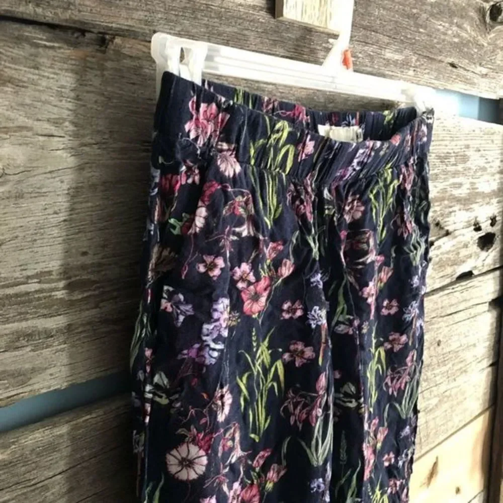 L.o.g.g Size 6 Navy/Floral lightweight ankle length pants - Picture 2 of 5
